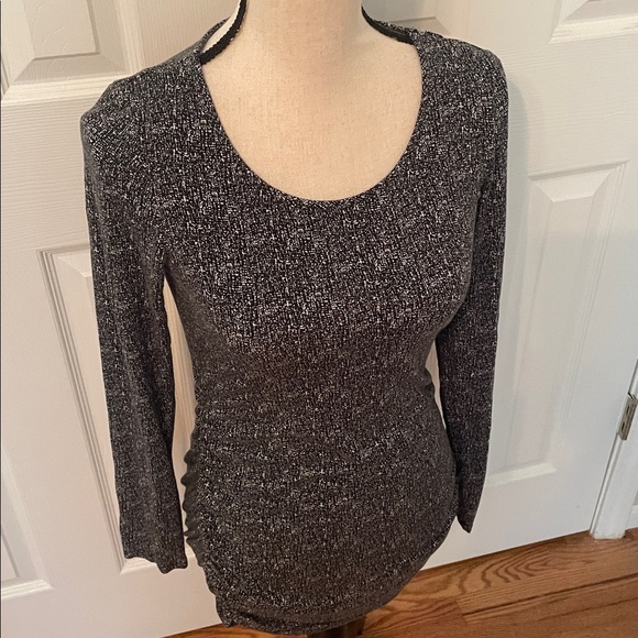 A Pea in the Pod Maternity M Charcoal Black Long Sleeve Top Ruched Sides EUC - Picture 2 of 7